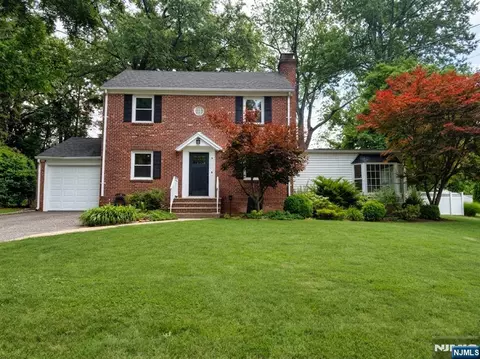 778 Oak Ave, River Edge, NJ 07661