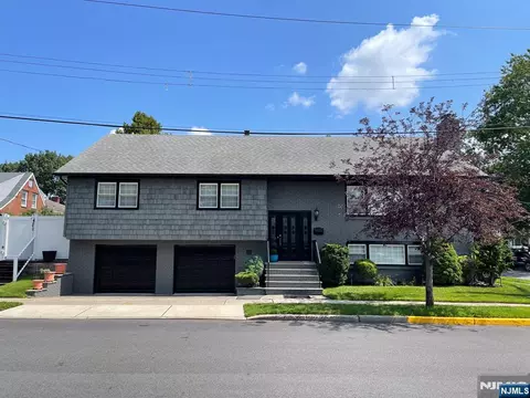 5 Hillside Ter, East Rutherford, NJ 07073