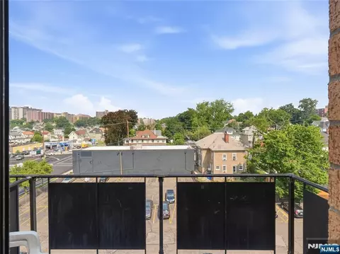 View/Area - 5 Linden St #6I, Hackensack, NJ 07601 photo 2 of 5