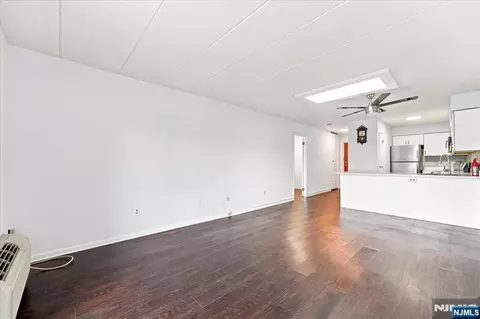 Living - 5 Linden St #6I, Hackensack, NJ 07601 photo 2 of 4