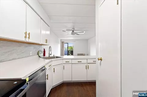 Kitchen - 5 Linden St #6I, Hackensack, NJ 07601 photo 4 of 4
