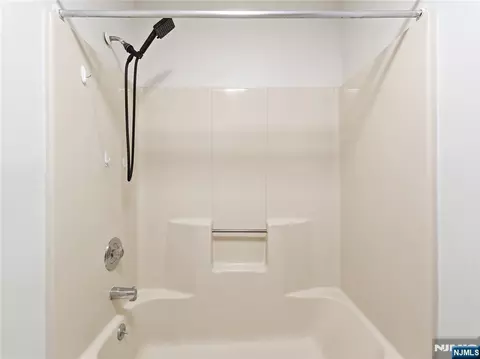Bath - 5 Linden St #6I, Hackensack, NJ 07601 photo 4 of 4