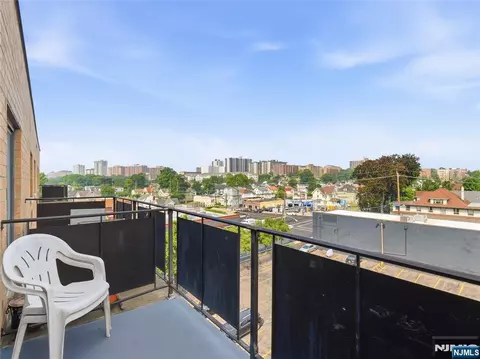 View/Area - 5 Linden St #6I, Hackensack, NJ 07601 photo 1 of 5