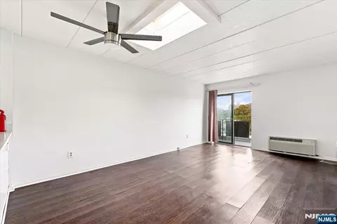 Living - 5 Linden St #6I, Hackensack, NJ 07601 photo 3 of 4