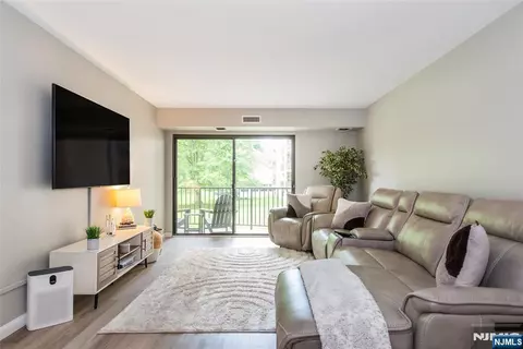 521 Piermont Ave #119A, River Vale, NJ 07675