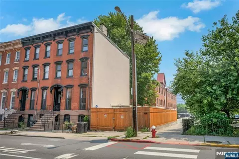 514 Manila Ave, Jersey City, NJ 07302