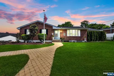 840 Lopatcong St, Belvidere, NJ 07823