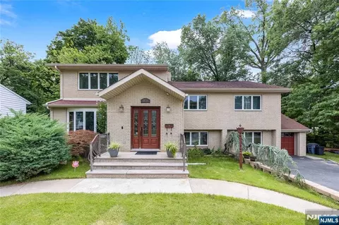 39-03 Garvey Pl, Fair Lawn, NJ 07410