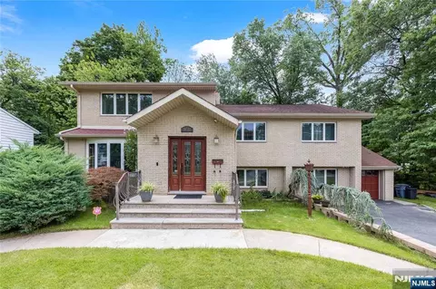 39-03 Garvey Pl, Fair Lawn, NJ 07410