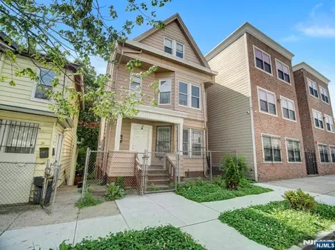 54 4th St, Paterson, NJ 07522