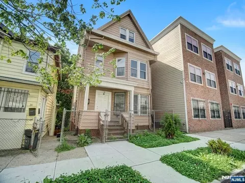 54 4th St, Paterson, NJ 07522