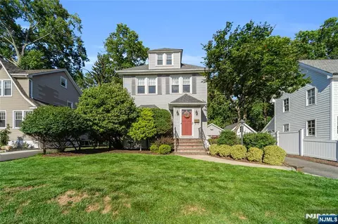 37 Kensington Ave, Norwood, NJ 07648