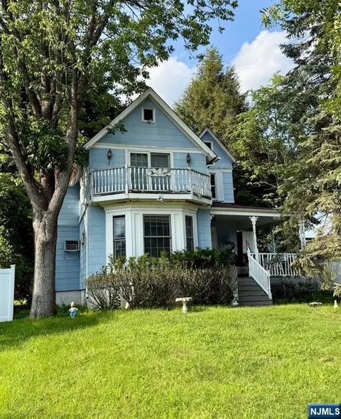 542 Westwood Ave, River Vale, NJ 07675
