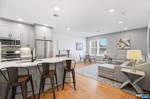 660 Bloomfield Ave #405, Bloomfield, NJ 07003