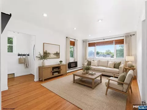 108 County Rd, Tenafly, NJ 07670