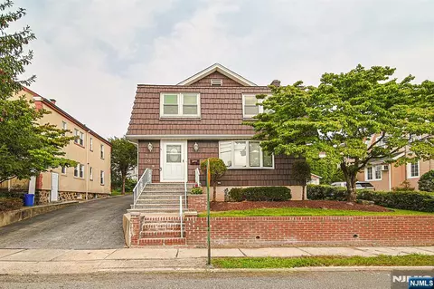 709 Kingsland Ave, Ridgefield, NJ 07657
