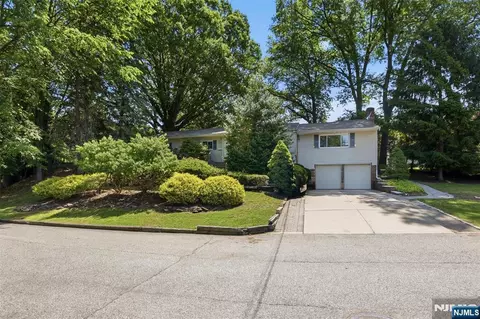 165 Glenn Ave, Norwood, NJ 07648