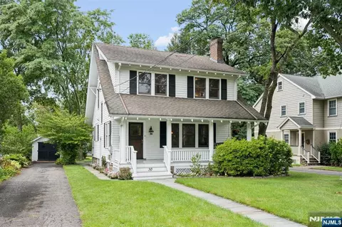 30 Rodney St, Glen Rock, NJ 07452