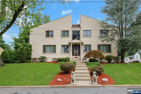 974 Bridge St, Township Of Washington, NJ 07676
