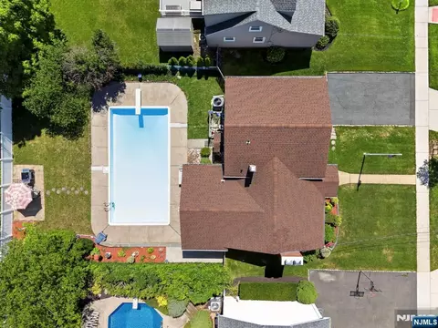 105 Mountainview Dr, Clifton, NJ 07013