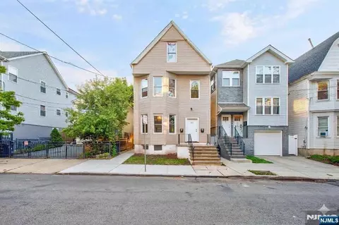 225 10th St, Newark, NJ 07107