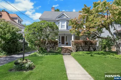 144 Lincoln Ave, Ridgewood, NJ 07450