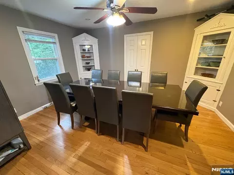 984 E Lawn Dr, Teaneck, NJ 07666 photo 3