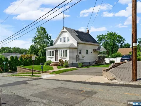 48 Cedarhurst, Woodland Park, NJ 07424