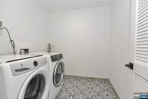 Other - 515 Hobart Rd, Paramus, NJ 07652 photo 5 of 9