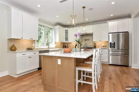 Kitchen - 515 Hobart Rd, Paramus, NJ 07652 photo 2 of 6