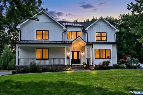 Exterior - 515 Hobart Rd, Paramus, NJ 07652 photo 9 of 9
