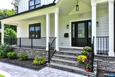 Exterior - 515 Hobart Rd, Paramus, NJ 07652 photo 2 of 9