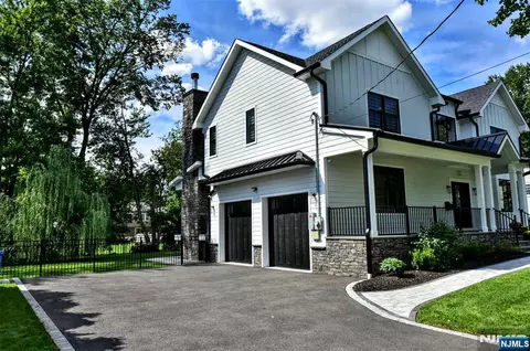 Exterior - 515 Hobart Rd, Paramus, NJ 07652 photo 8 of 9