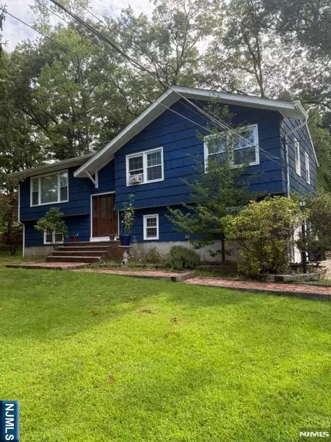 1 Gary Ct, Park Ridge, NJ 07656
