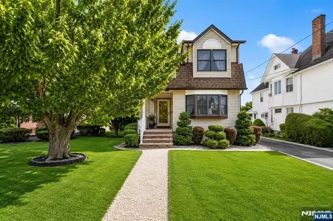 307 Raymond St, Hasbrouck Heights, NJ 07604