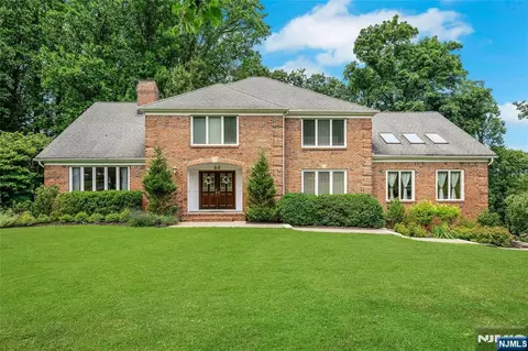 64 Nicole Dr, Denville, NJ 07834