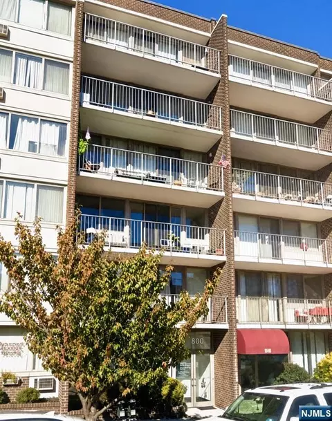 515 Anderson Ave #6J, Cliffside Park, NJ 07010