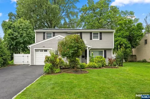202 Henmarken Dr, Northvale, NJ 07647