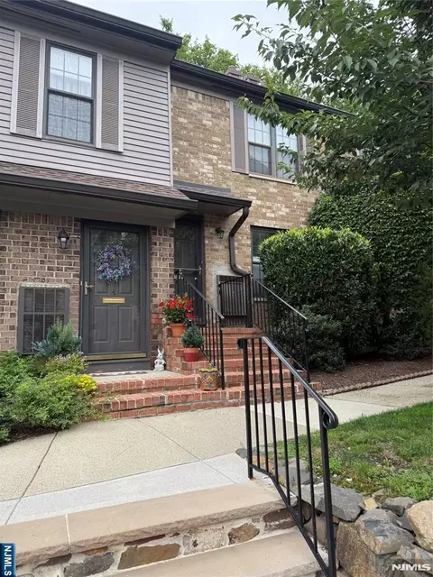 181 Long Hill Rd, Little Falls, NJ 07424
