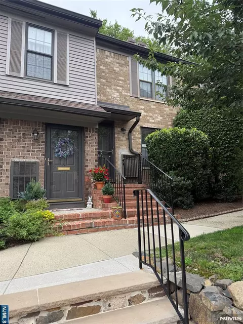 181 Long Hill Rd, Little Falls, NJ 07424