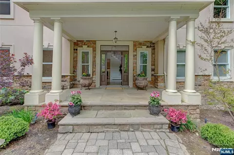 501 Clinton Ave, Wyckoff, NJ 07481