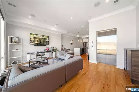 3305 Pleasant Ave #2, Union City, NJ 07087