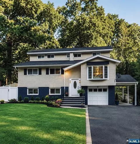108 Evergreen Ave, Hopatcong, NJ 07843