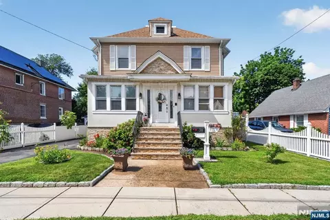 30 Elm St, Ridgefield Park, NJ 07660
