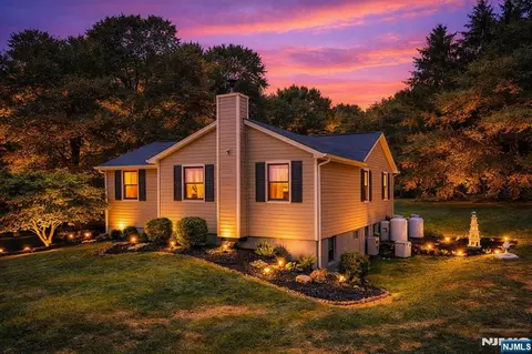 191 Ellis Rd, Holland, NJ 08848