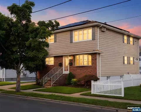 226 Irving Pl, Lyndhurst, NJ 07071