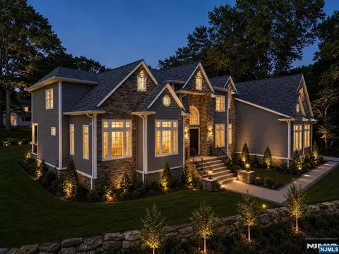 249 Terrace Rd, Franklin Lakes, NJ 07417