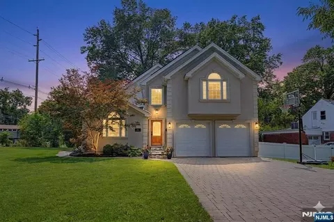 11 Hanover Pl, Glen Rock, NJ 07452