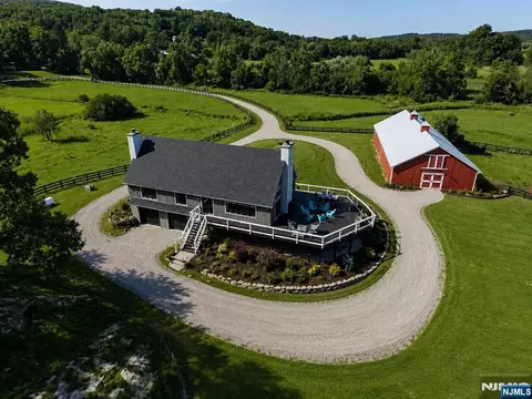 956 County Rt 517, Vernon, NJ 07418