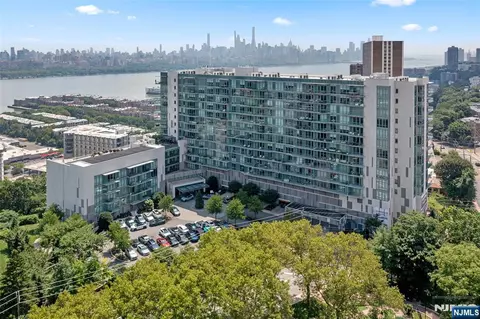 320 Adolphus Ave #1102, Cliffside Park, NJ 07010